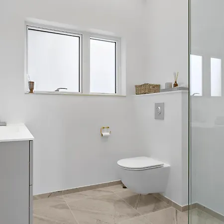 4 Bedroom Cozy In *