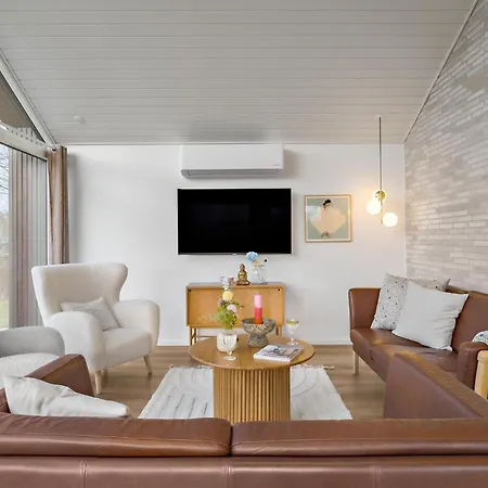 4 Bedroom Cozy In