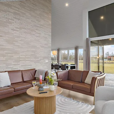 4 Bedroom Cozy In