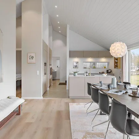 4 Bedroom Cozy In בית נופש *