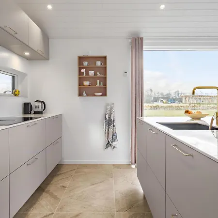 בית נופש 4 Bedroom Cozy In