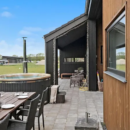 4 Bedroom Cozy In *