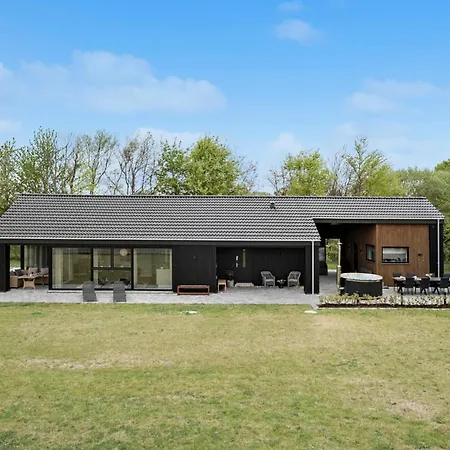 4 Bedroom Cozy In *
