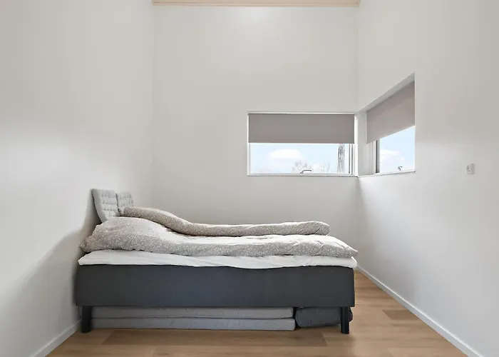 4 Bedroom Cozy In 別荘