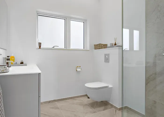 4 Bedroom Cozy In *