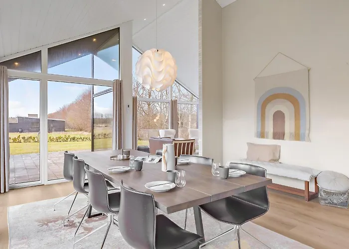 4 Bedroom Cozy In
