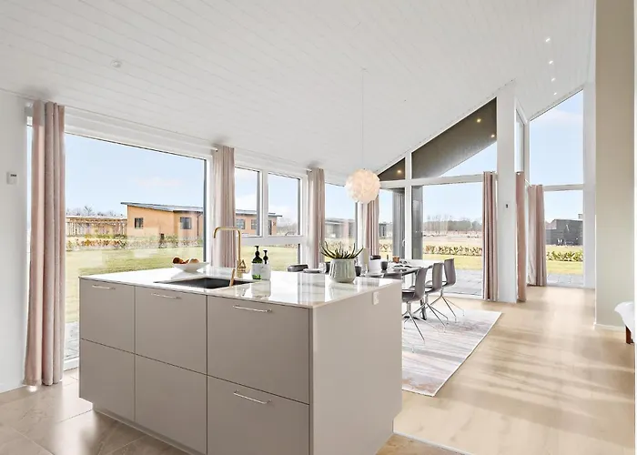 別荘 4 Bedroom Cozy In