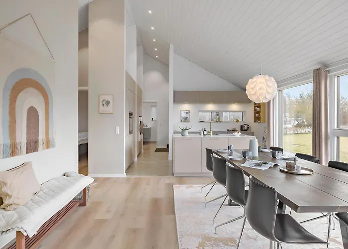 4 Bedroom Cozy In 別荘 *