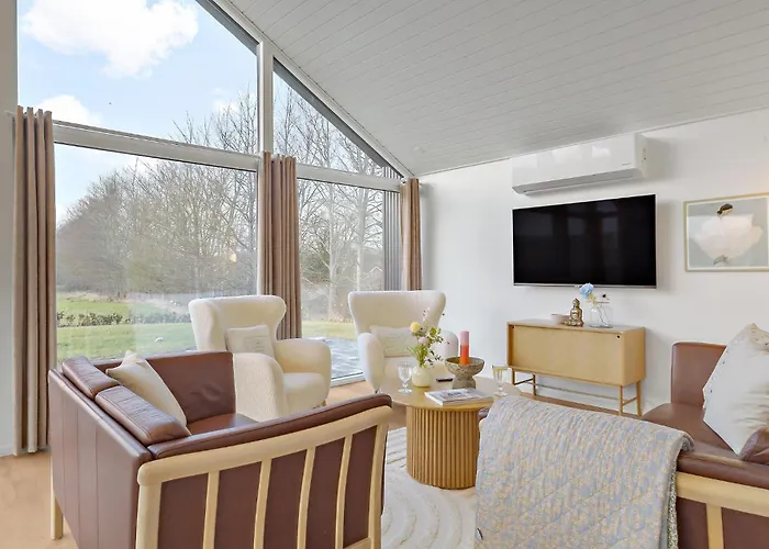 4 Bedroom Cozy In *