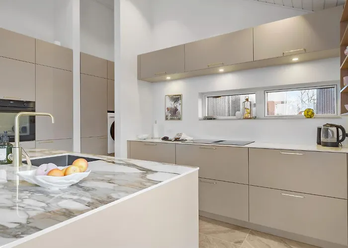 4 Bedroom Cozy In 別荘 Hadsund